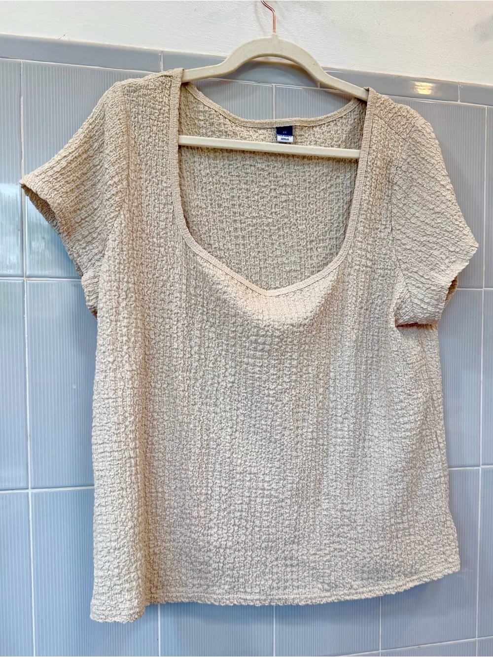 Old Navy Cream Textured Scoop Neck Short Sleeve Tee